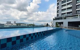 Studio Suites Symphony Tower